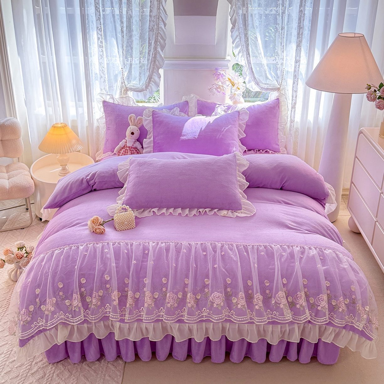 91家纺网 家纺一手货源 找家纺 后庭寝室 2025新款高克重牛奶绒公主风床裙四件套-甜心系列 甜心-浅紫