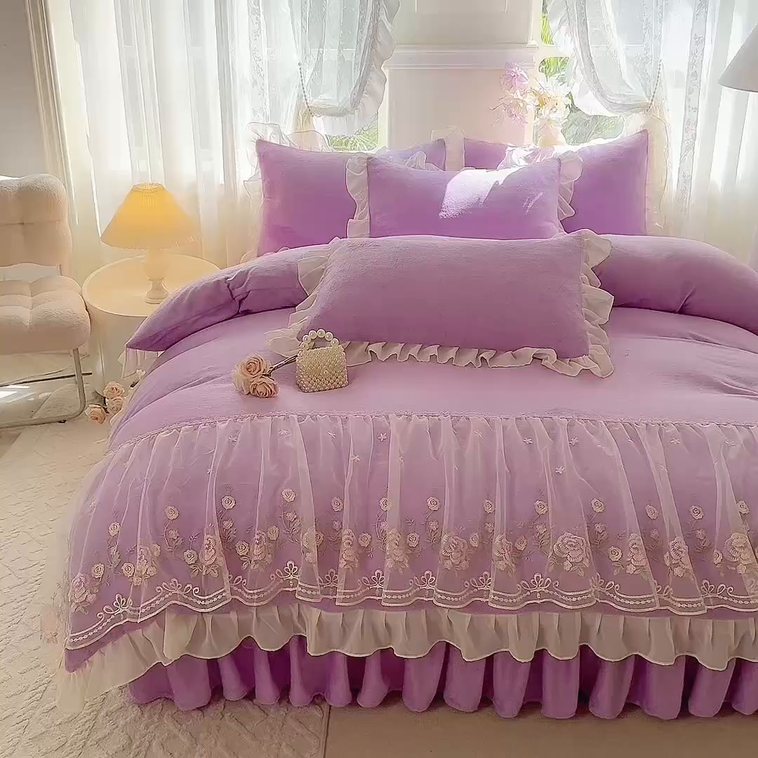 91家纺网 家纺一手货源 找家纺 后庭寝室 2025新款高克重牛奶绒公主风床裙四件套-甜心系列 甜心-浅紫