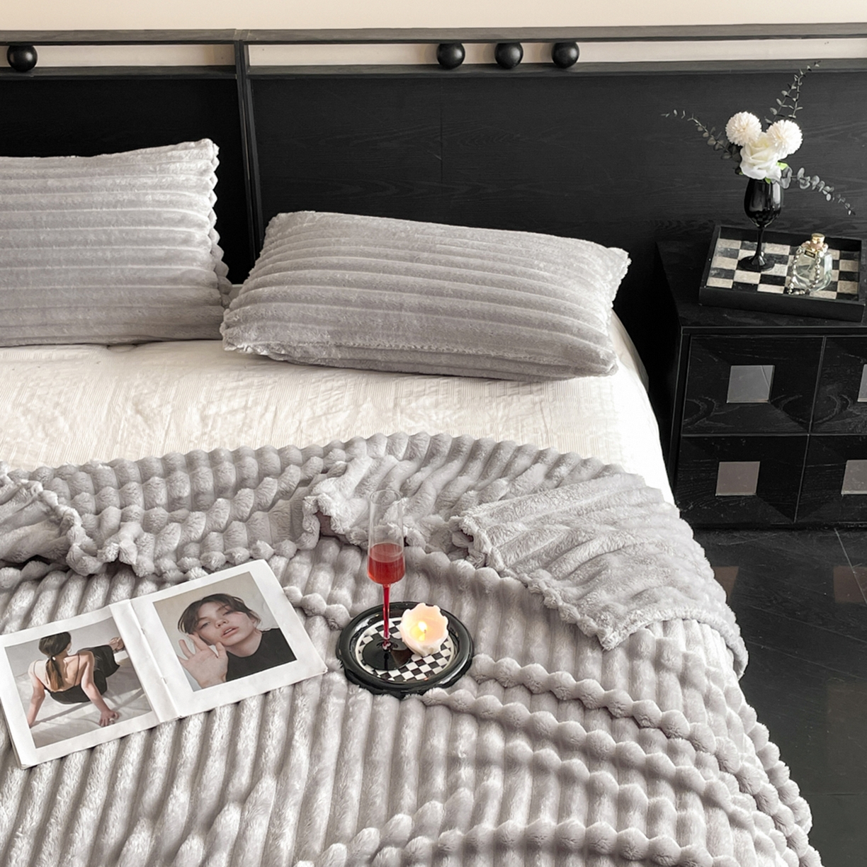 （总）小叮当家纺仓储工厂店 2025新款230克仿兔绒大抽条毛毯(跨境可供)