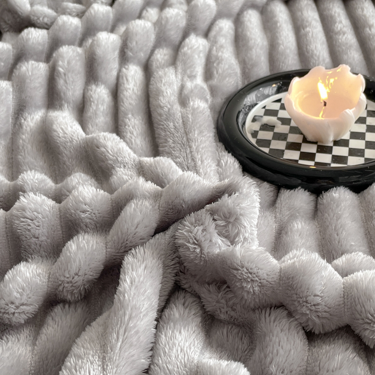 91家纺网 家纺一手货源 找家纺 小叮当家纺仓储工厂店 2025新款230克仿兔绒大抽条毛毯(跨境可供) 抽条-绒毯浅灰