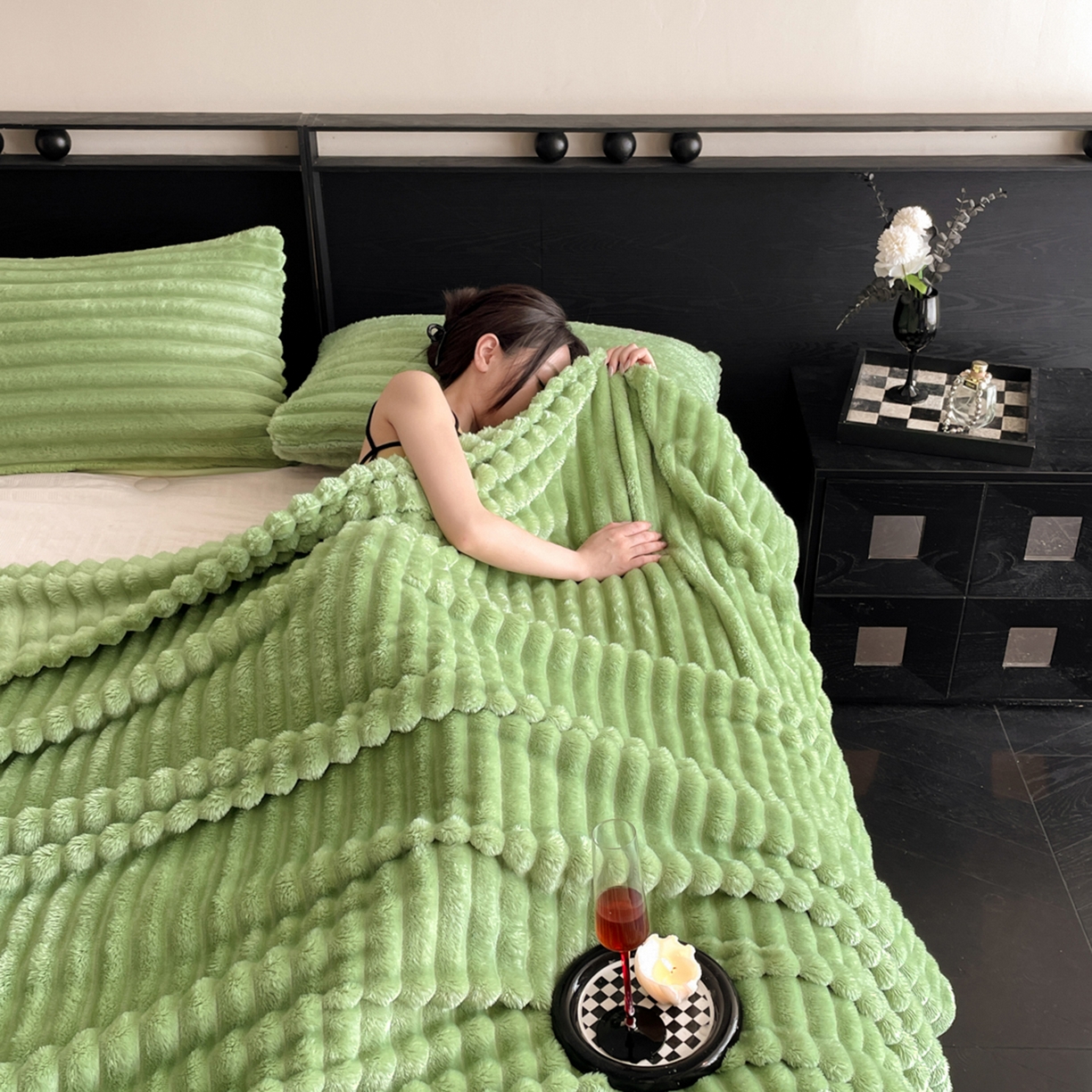 91家纺网 家纺一手货源 找家纺 小叮当家纺仓储工厂店 2025新款230克仿兔绒大抽条毛毯(跨境可供) 抽条-绒毯果绿