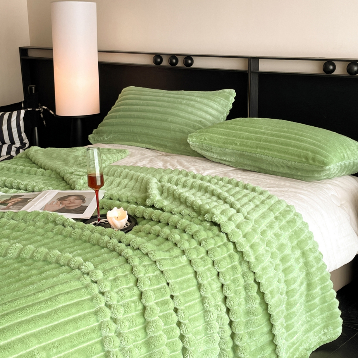 91家纺网 家纺一手货源 找家纺 小叮当家纺仓储工厂店 2025新款230克仿兔绒大抽条毛毯(跨境可供) 抽条-绒毯果绿