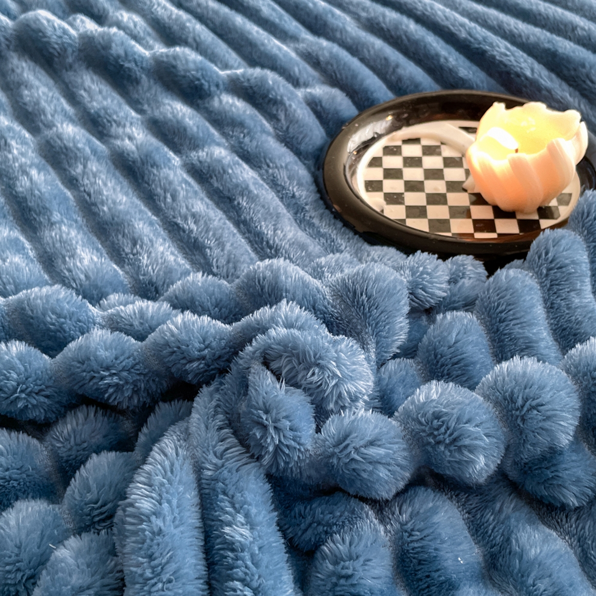 91家纺网 家纺一手货源 找家纺 小叮当家纺仓储工厂店 2025新款230克仿兔绒大抽条毛毯(跨境可供) 抽条-绒毯孔雀蓝