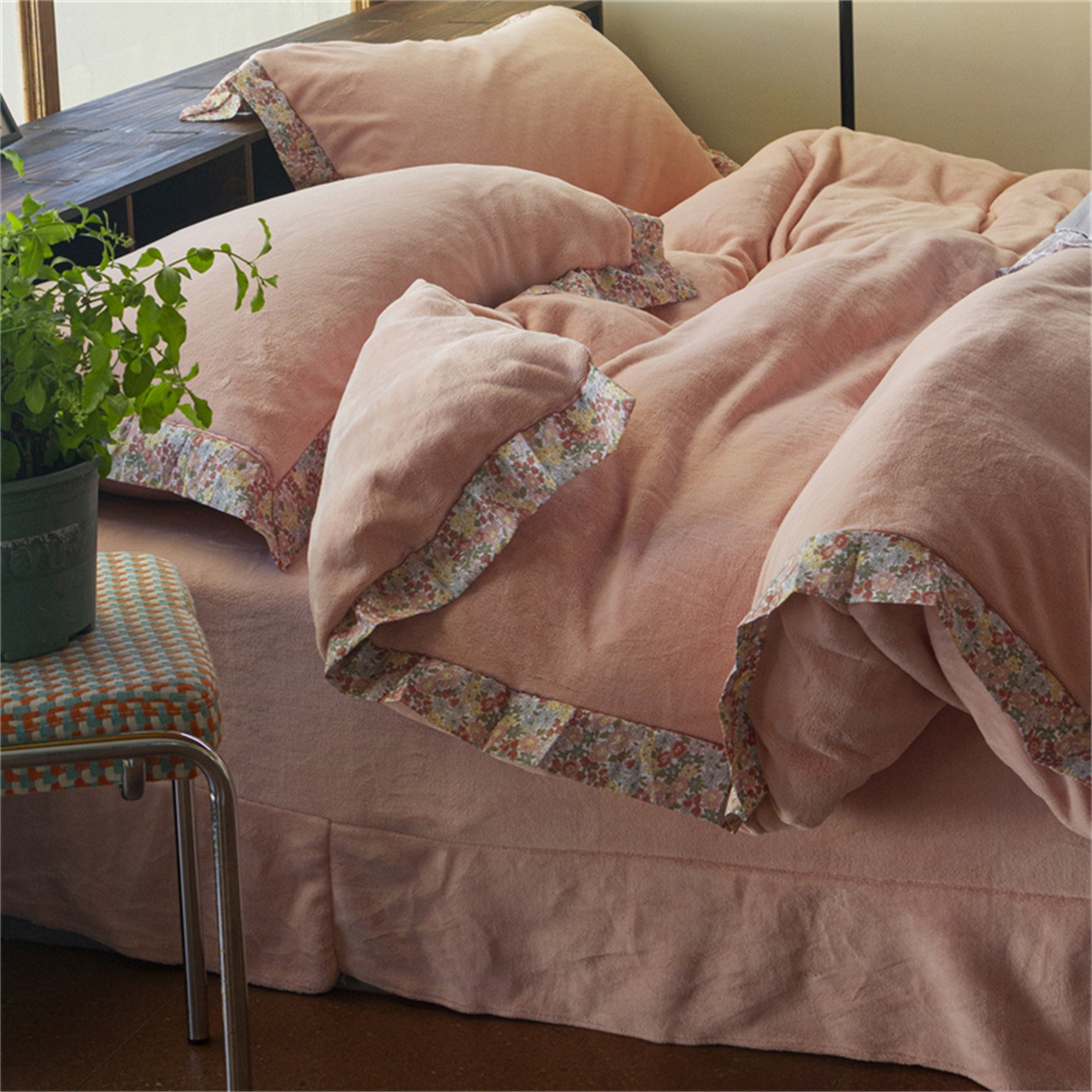 91家纺网 家纺一手货源 找家纺 绒梦里 2025新款高克重全消光工艺款高定云绒牛奶绒四件套云柔秘境 云柔秘境-粉