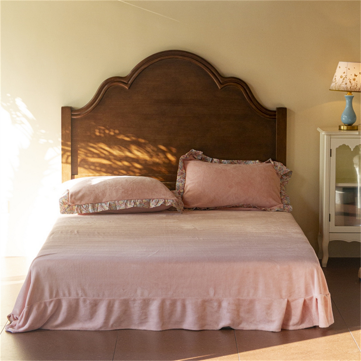 91家纺网 家纺一手货源 找家纺 绒梦里 2025新款高克重全消光工艺款高定云绒牛奶绒四件套云柔秘境 云柔秘境-粉