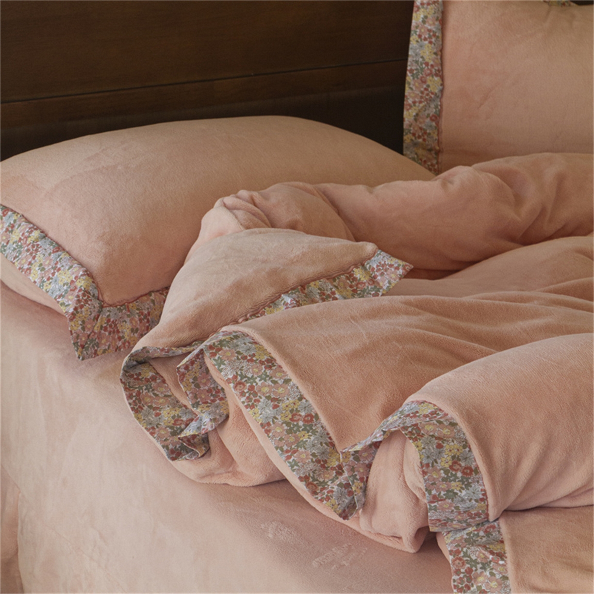 91家纺网 家纺一手货源 找家纺 绒梦里 2025新款高克重全消光工艺款高定云绒牛奶绒四件套云柔秘境 云柔秘境-粉