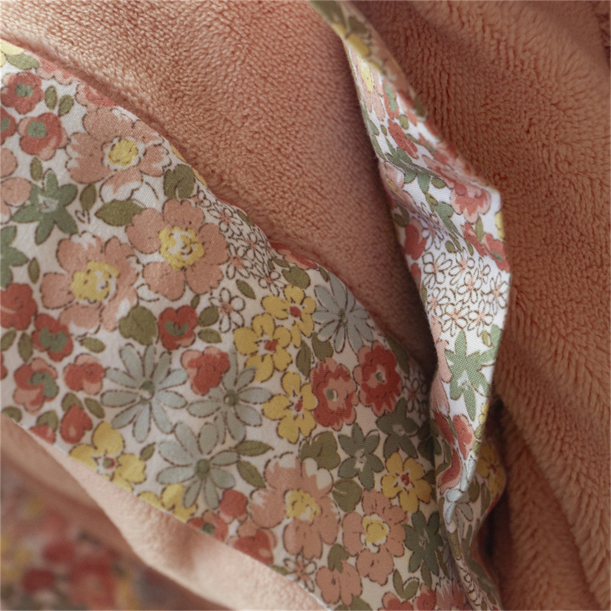 91家纺网 家纺一手货源 找家纺 绒梦里 2025新款高克重全消光工艺款高定云绒牛奶绒四件套云柔秘境 云柔秘境-粉