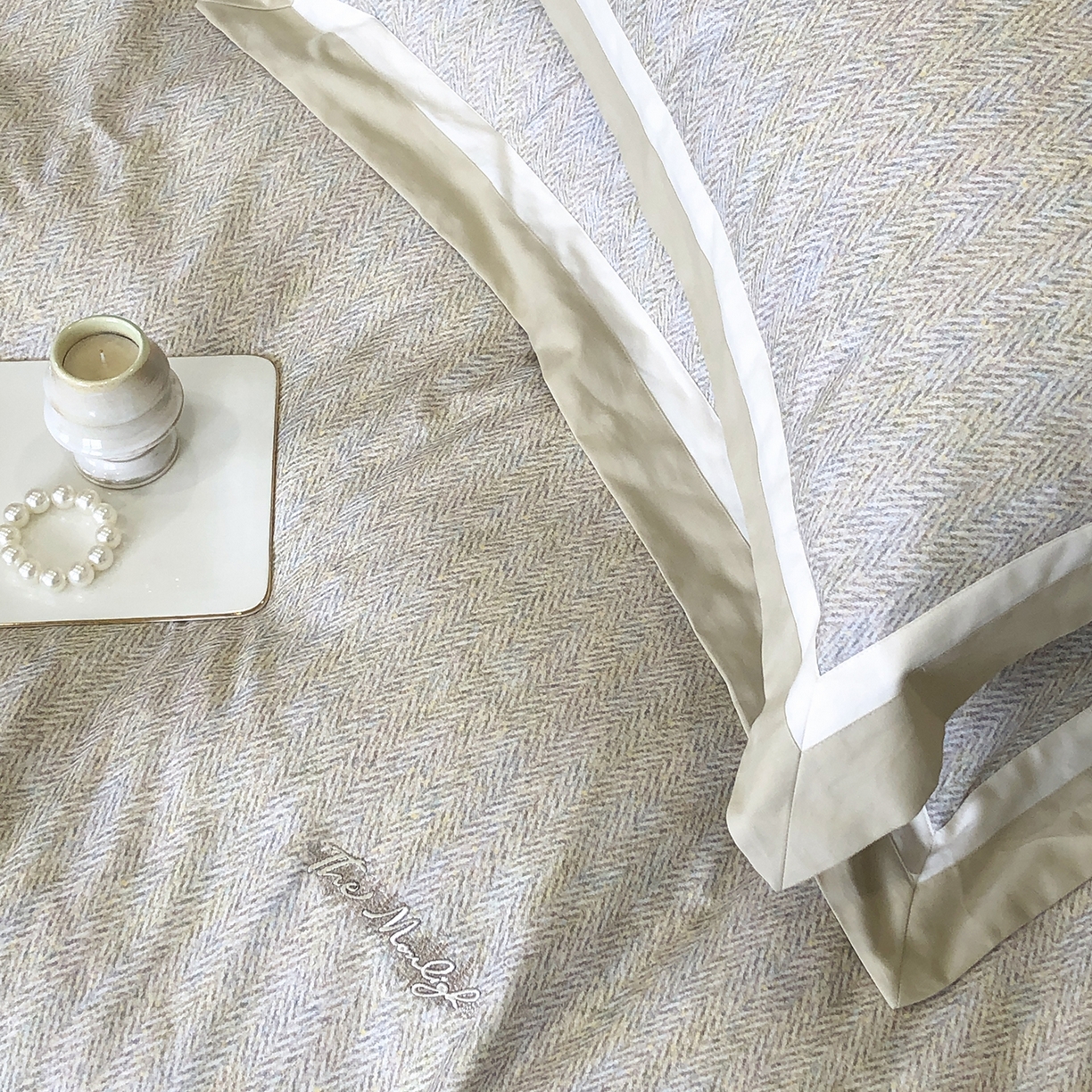 91家纺网 家纺一手货源 找家纺 佳汐蓝家纺 2025新款全棉60支磨毛肌理纹撞色拼边四件套-瑶雅系列 瑶雅-绿