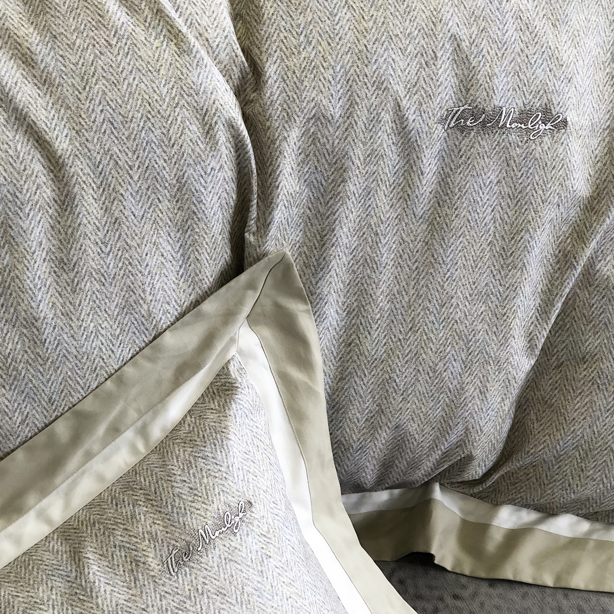 91家纺网 家纺一手货源 找家纺 佳汐蓝家纺 2025新款全棉60支磨毛肌理纹撞色拼边四件套-瑶雅系列 瑶雅-绿