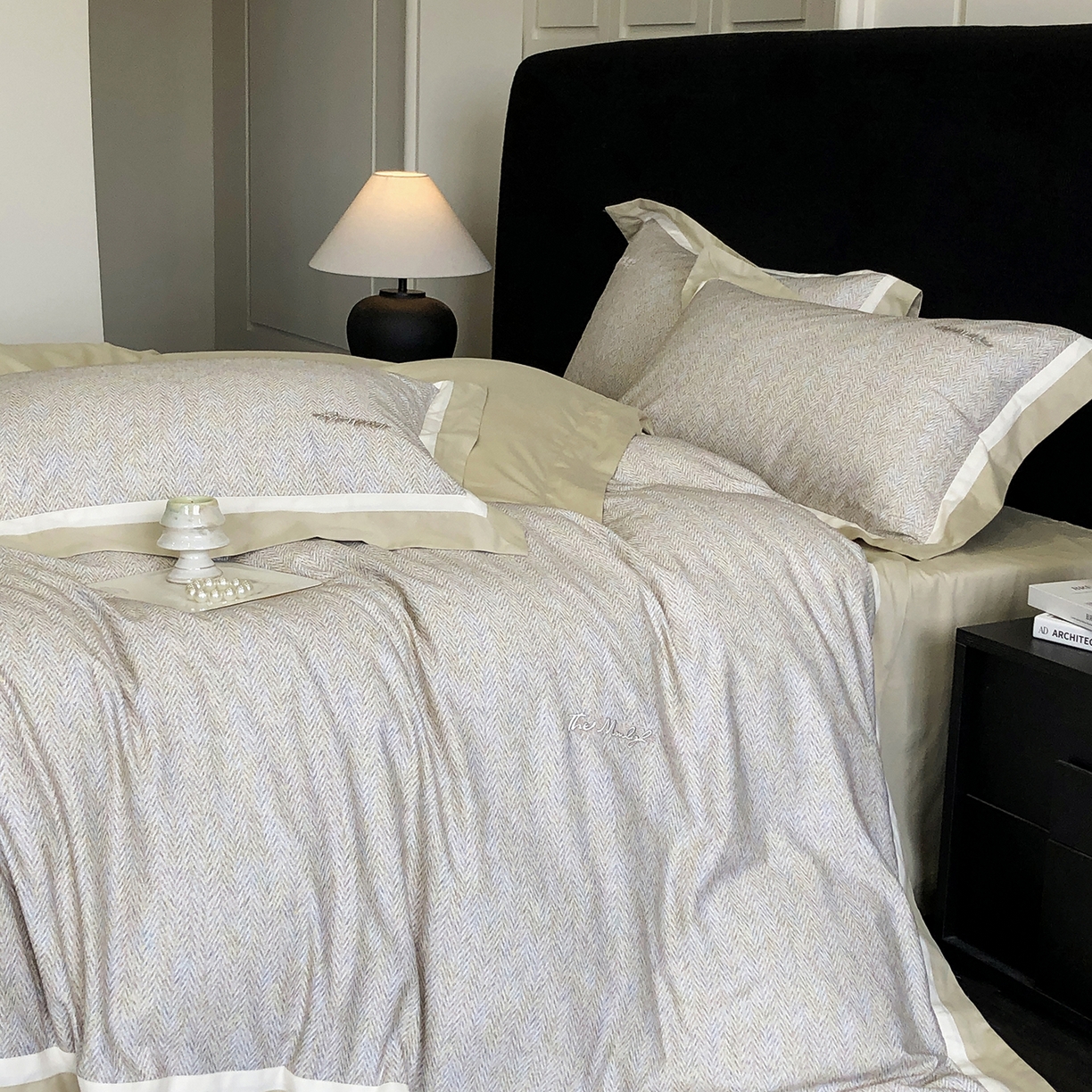 91家纺网 家纺一手货源 找家纺 佳汐蓝家纺 2025新款全棉60支磨毛肌理纹撞色拼边四件套-瑶雅系列 瑶雅-绿