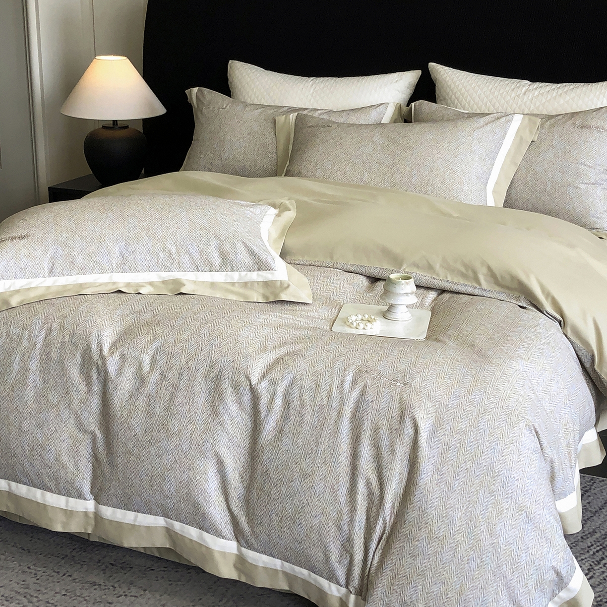 91家纺网 家纺一手货源 找家纺 佳汐蓝家纺 2025新款全棉60支磨毛肌理纹撞色拼边四件套-瑶雅系列 瑶雅-绿