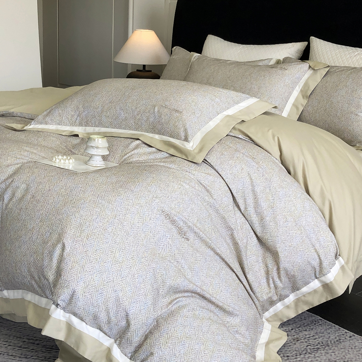 91家纺网 家纺一手货源 找家纺 佳汐蓝家纺 2025新款全棉60支磨毛肌理纹撞色拼边四件套-瑶雅系列 瑶雅-绿