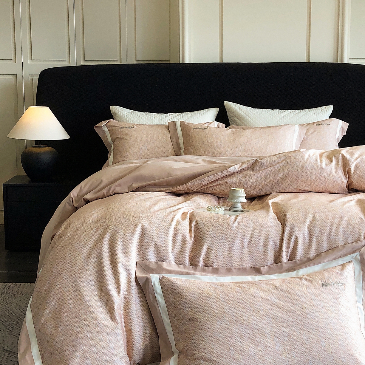 91家纺网 家纺一手货源 找家纺 佳汐蓝家纺 2025新款全棉60支磨毛肌理纹撞色拼边四件套-瑶雅系列 瑶雅-黄