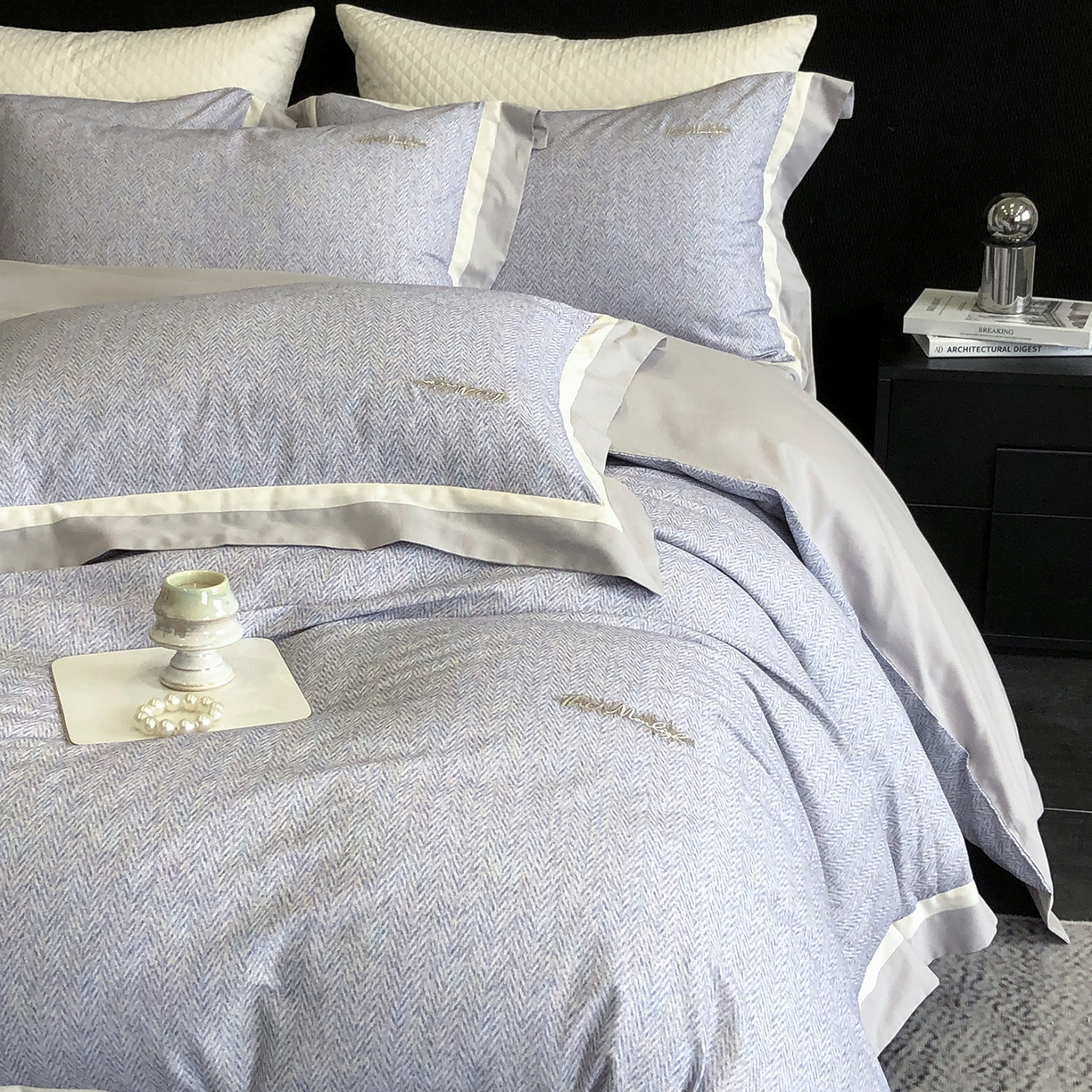 91家纺网 家纺一手货源 找家纺 佳汐蓝家纺 2025新款全棉60支磨毛肌理纹撞色拼边四件套-瑶雅系列 瑶雅-兰