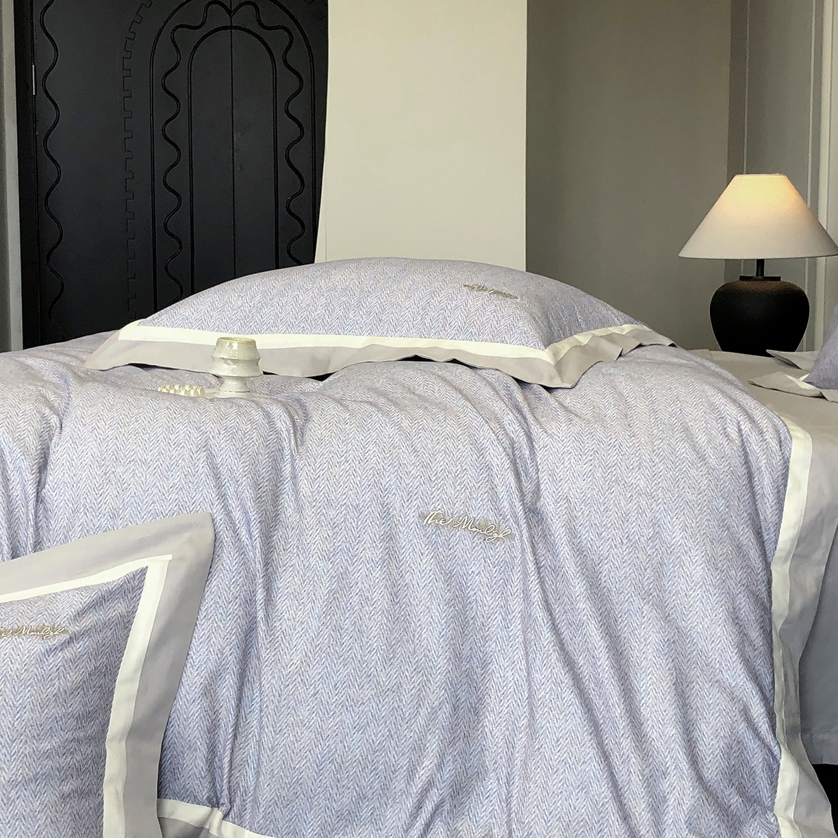 91家纺网 家纺一手货源 找家纺 佳汐蓝家纺 2025新款全棉60支磨毛肌理纹撞色拼边四件套-瑶雅系列 瑶雅-兰