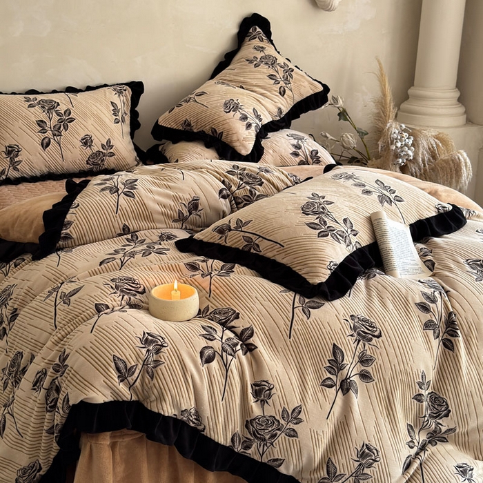 91家纺网 家纺一手货源 找家纺 野合家纺 2025新款加厚雕花牛奶绒床盖款四件套 不止玫瑰-咖