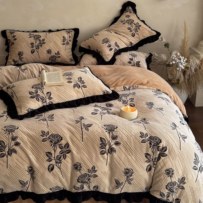 91家纺网 家纺一手货源 找家纺 野合家纺 2025新款加厚雕花牛奶绒床盖款四件套 不止玫瑰-咖