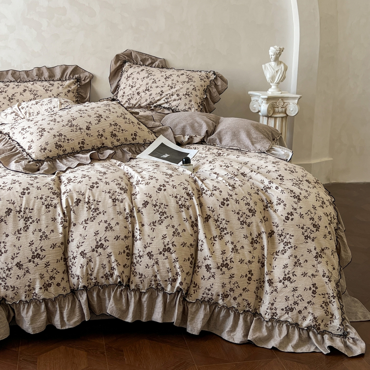 91家纺网 家纺一手货源 找家纺 乐沐家纺 2025新款A类高克重亚麻复古风原麻棉麻系列四件套 鸢语