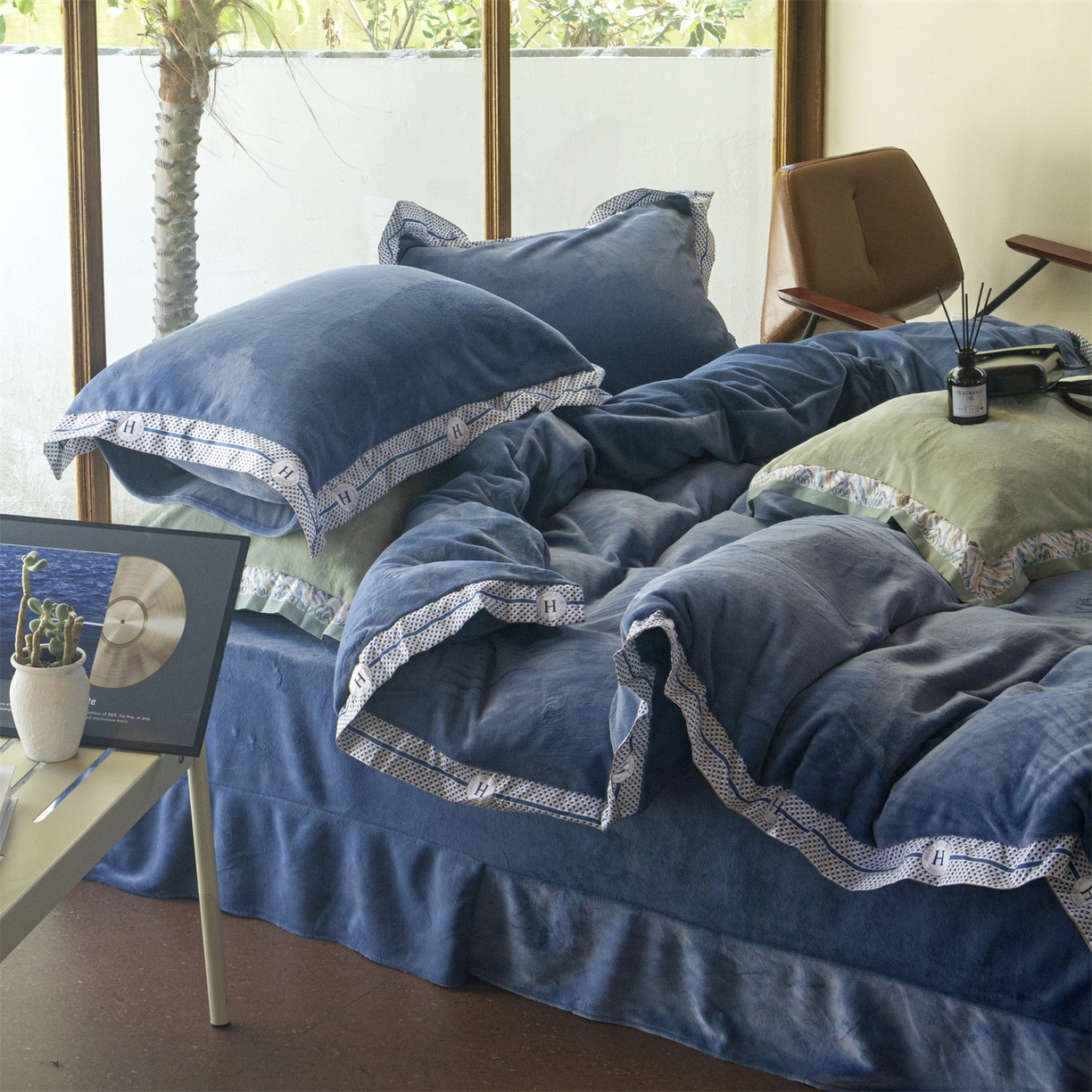 91家纺网 家纺一手货源 找家纺 绒梦里 2025新款高克重全消光工艺款高定云绒牛奶绒四件套云柔秘境 云柔秘境-蓝