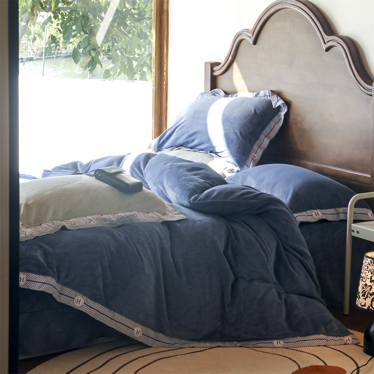 91家纺网 家纺一手货源 找家纺 绒梦里 2025新款高克重全消光工艺款高定云绒牛奶绒四件套云柔秘境 云柔秘境-蓝