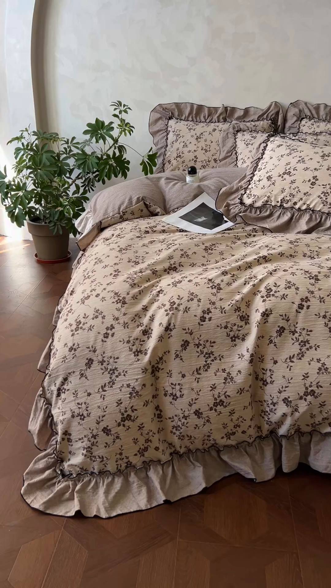 91家纺网 家纺一手货源 找家纺 乐沐家纺 2025新款A类高克重亚麻复古风原麻棉麻系列四件套 鸢语