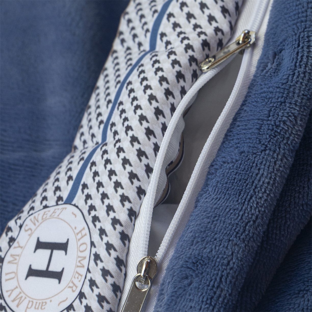 91家纺网 家纺一手货源 找家纺 绒梦里 2025新款高克重全消光工艺款高定云绒牛奶绒四件套云柔秘境 云柔秘境-蓝