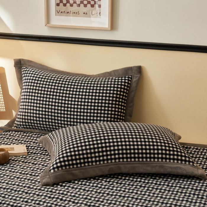 91家纺网 家纺一手货源 找家纺 （总）茉保家纺 2025新款无印风款牛奶绒床盖