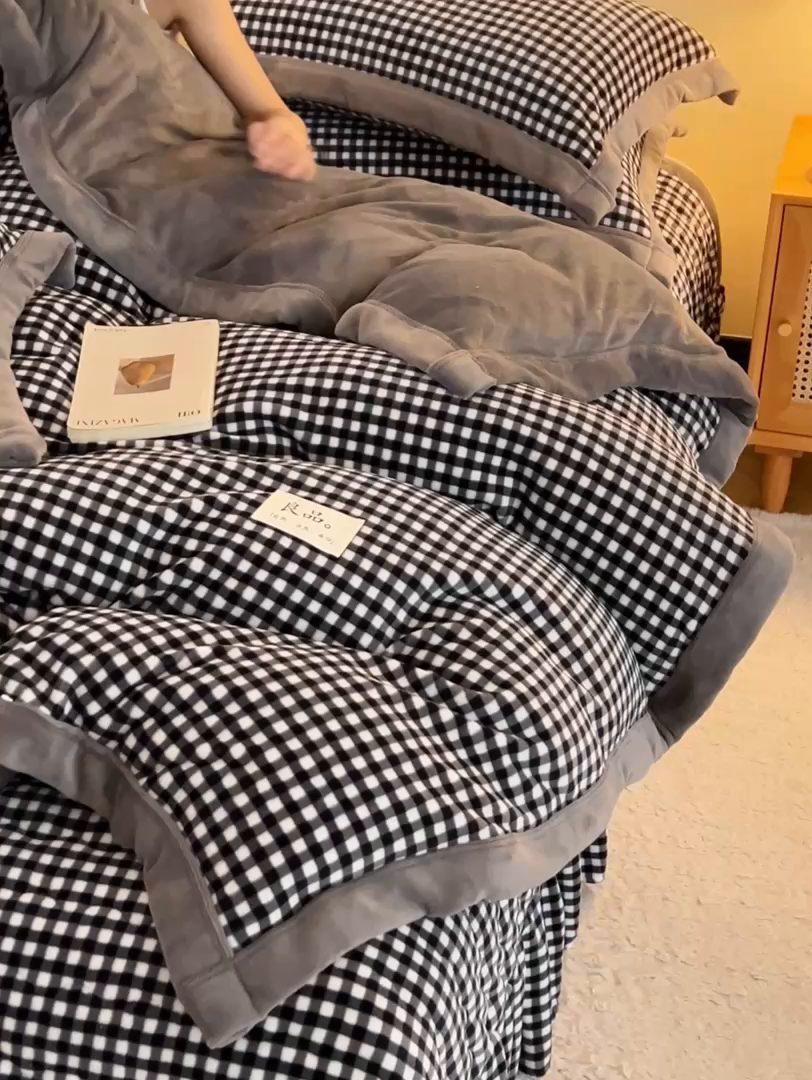 91家纺网 家纺一手货源 找家纺 （总）茉保家纺 2025新款无印风款牛奶绒床盖