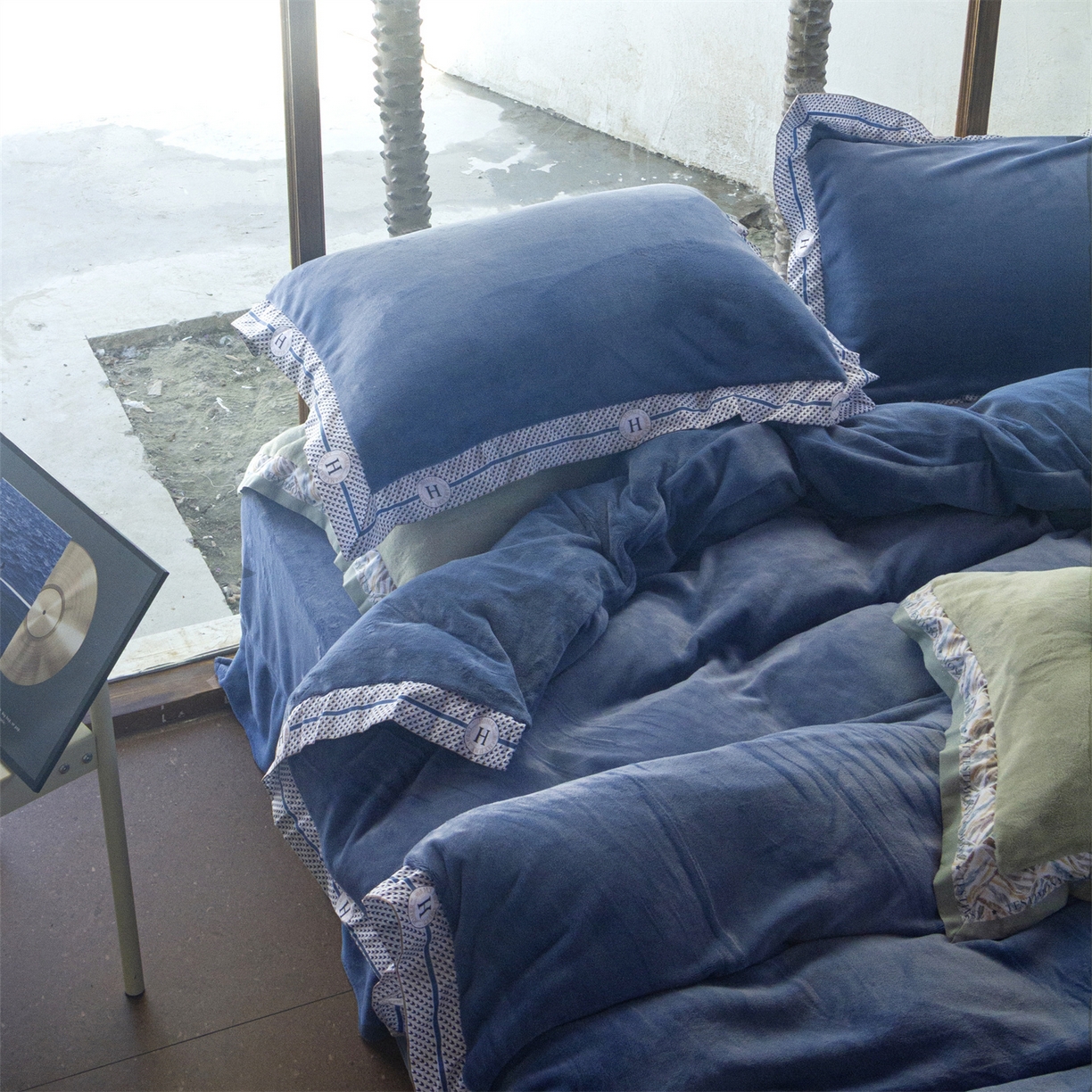 91家纺网 家纺一手货源 找家纺 绒梦里 2025新款高克重全消光工艺款高定云绒牛奶绒四件套云柔秘境 云柔秘境-蓝