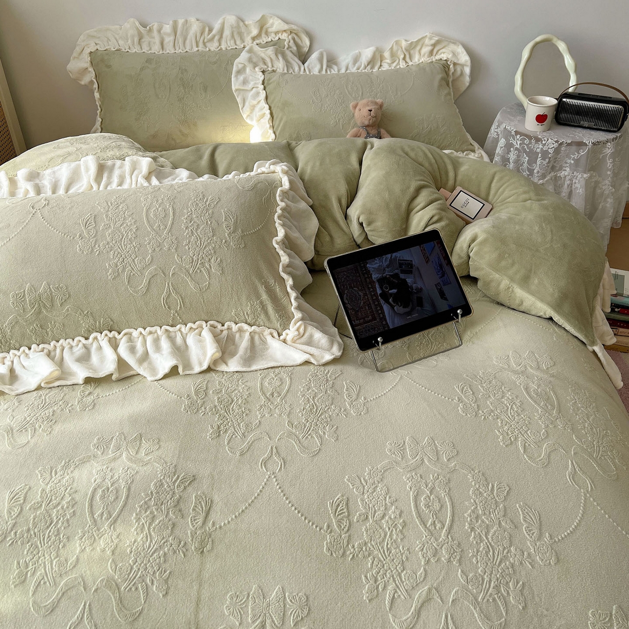 91家纺网 家纺一手货源 找家纺 （总）六巷胡同 2025新款法式立体雕花南法庄园A类210g全消光牛奶绒四件套