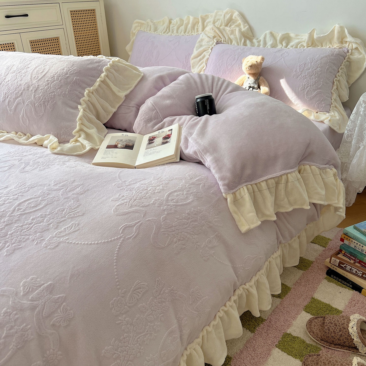 91家纺网 家纺一手货源 找家纺 六巷胡同 2025新款法式立体雕花南法庄园A类210g全消光牛奶绒四件套 南法庄园-紫