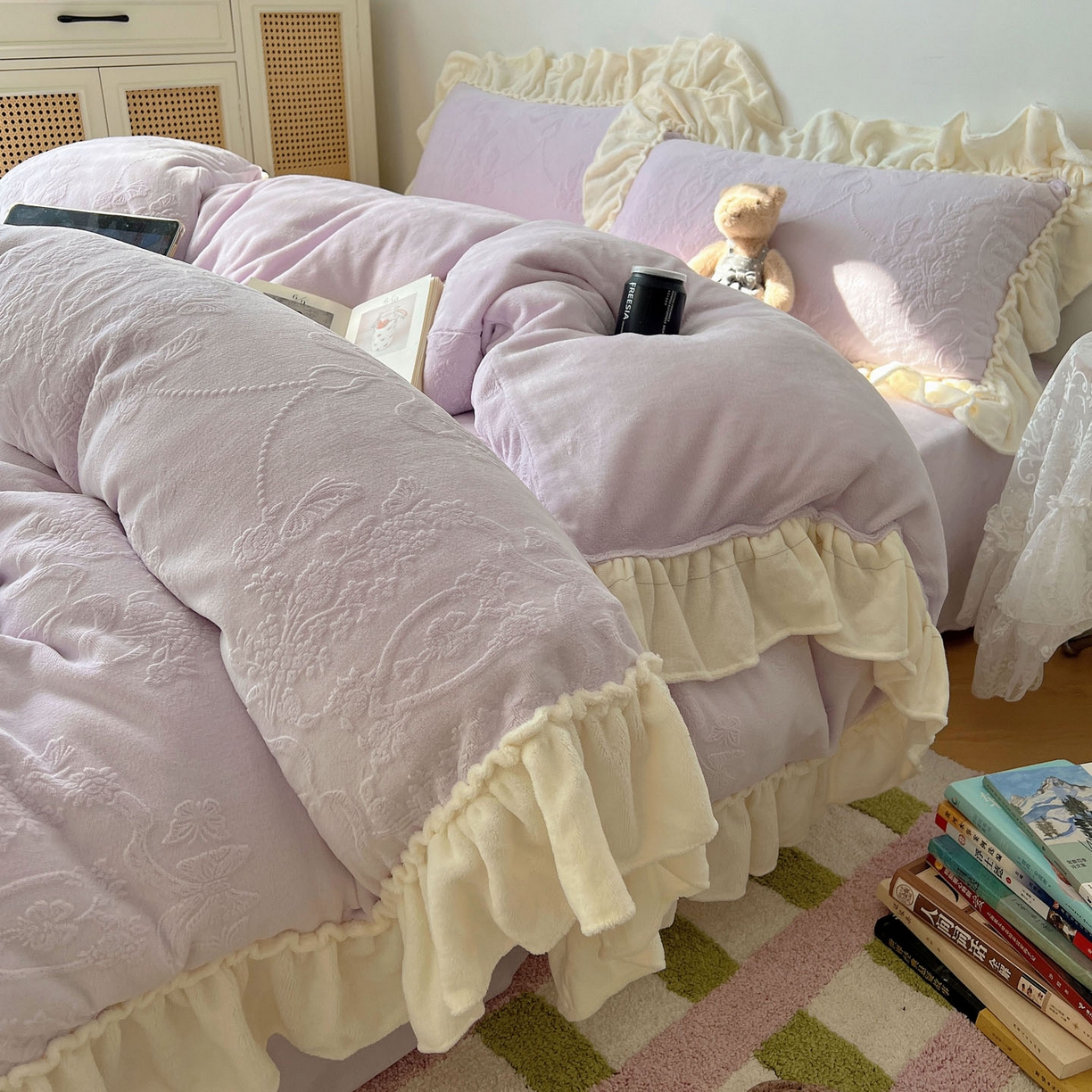 91家纺网 家纺一手货源 找家纺 六巷胡同 2025新款法式立体雕花南法庄园A类210g全消光牛奶绒四件套 南法庄园-紫