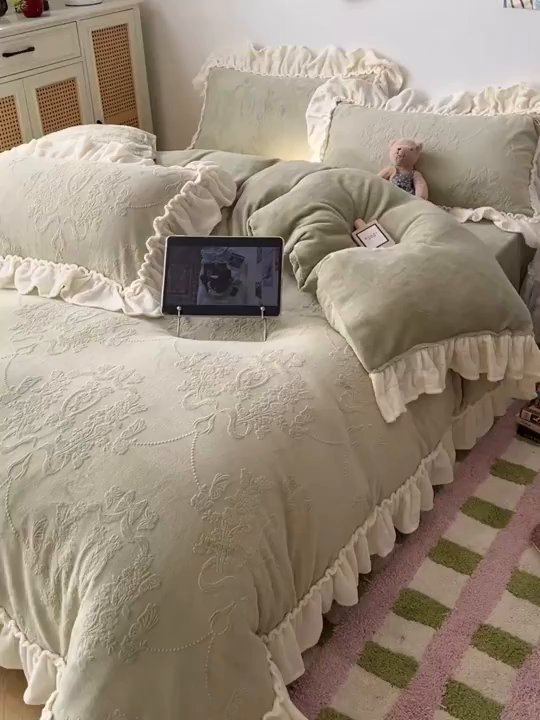 91家纺网 家纺一手货源 找家纺 （总）六巷胡同 2025新款法式立体雕花南法庄园A类210g全消光牛奶绒四件套