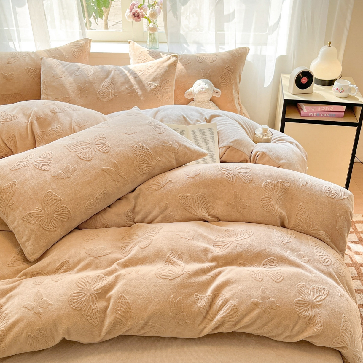 91家纺网 家纺一手货源 找家纺 （总）绘萱家居 2025新款高克重雕花雕印纯色牛奶绒四件套双拼法莱绒珊瑚绒