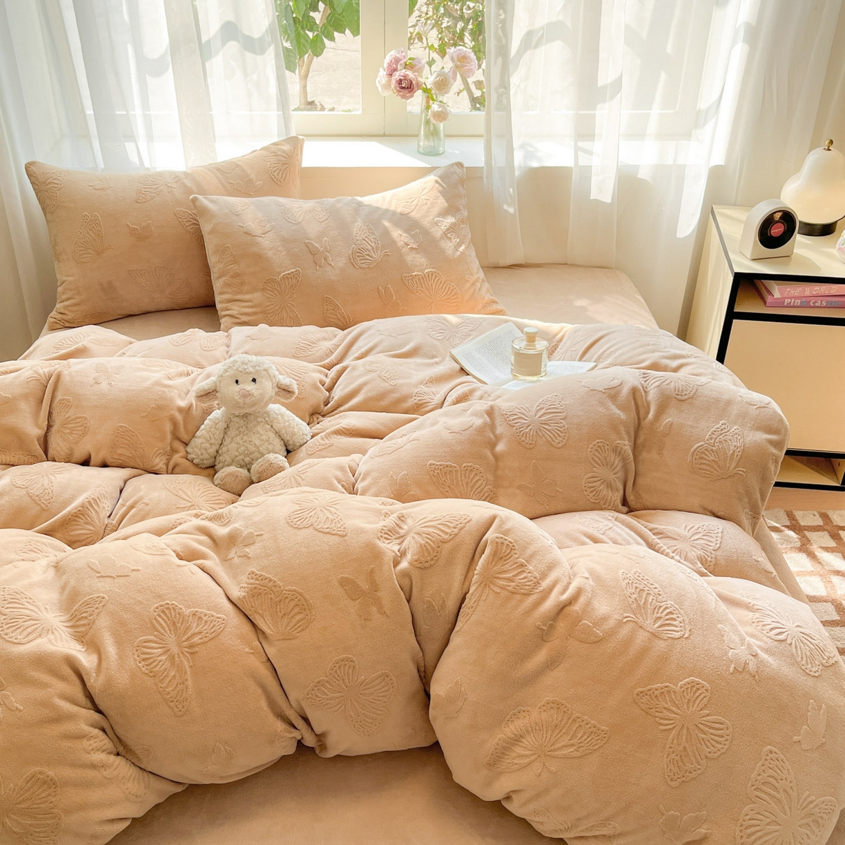 91家纺网 家纺一手货源 找家纺 （总）绘萱家居 2025新款高克重雕花雕印纯色牛奶绒四件套双拼法莱绒珊瑚绒