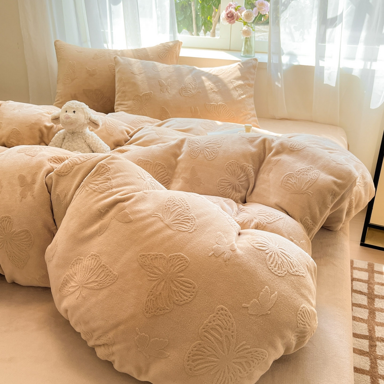 91家纺网 家纺一手货源 找家纺 （总）绘萱家居 2025新款高克重雕花雕印纯色牛奶绒四件套双拼法莱绒珊瑚绒