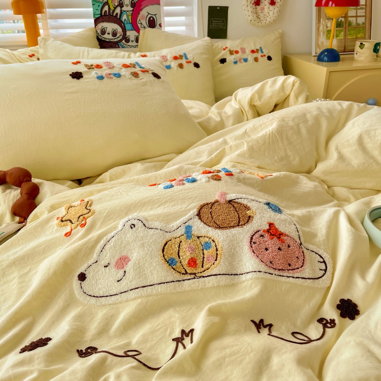 91家纺网 家纺一手货源 找家纺 凯洛奇 2025新款趴趴熊毛巾绣四件套（提供买家秀） 趴趴熊-芥末黄