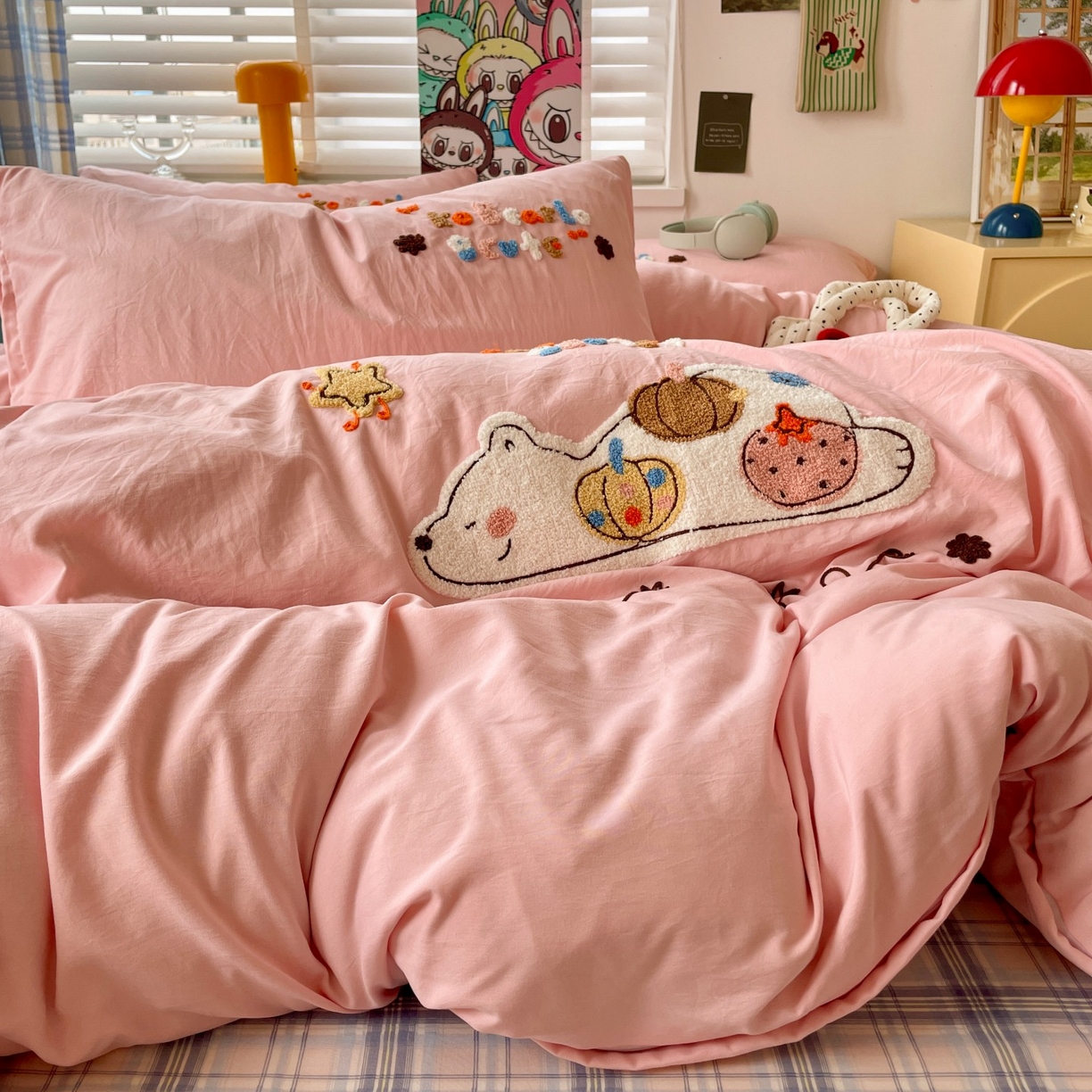 91家纺网 家纺一手货源 找家纺 凯洛奇 2025新款趴趴熊毛巾绣四件套（提供买家秀） 趴趴熊-粉嘟嘟