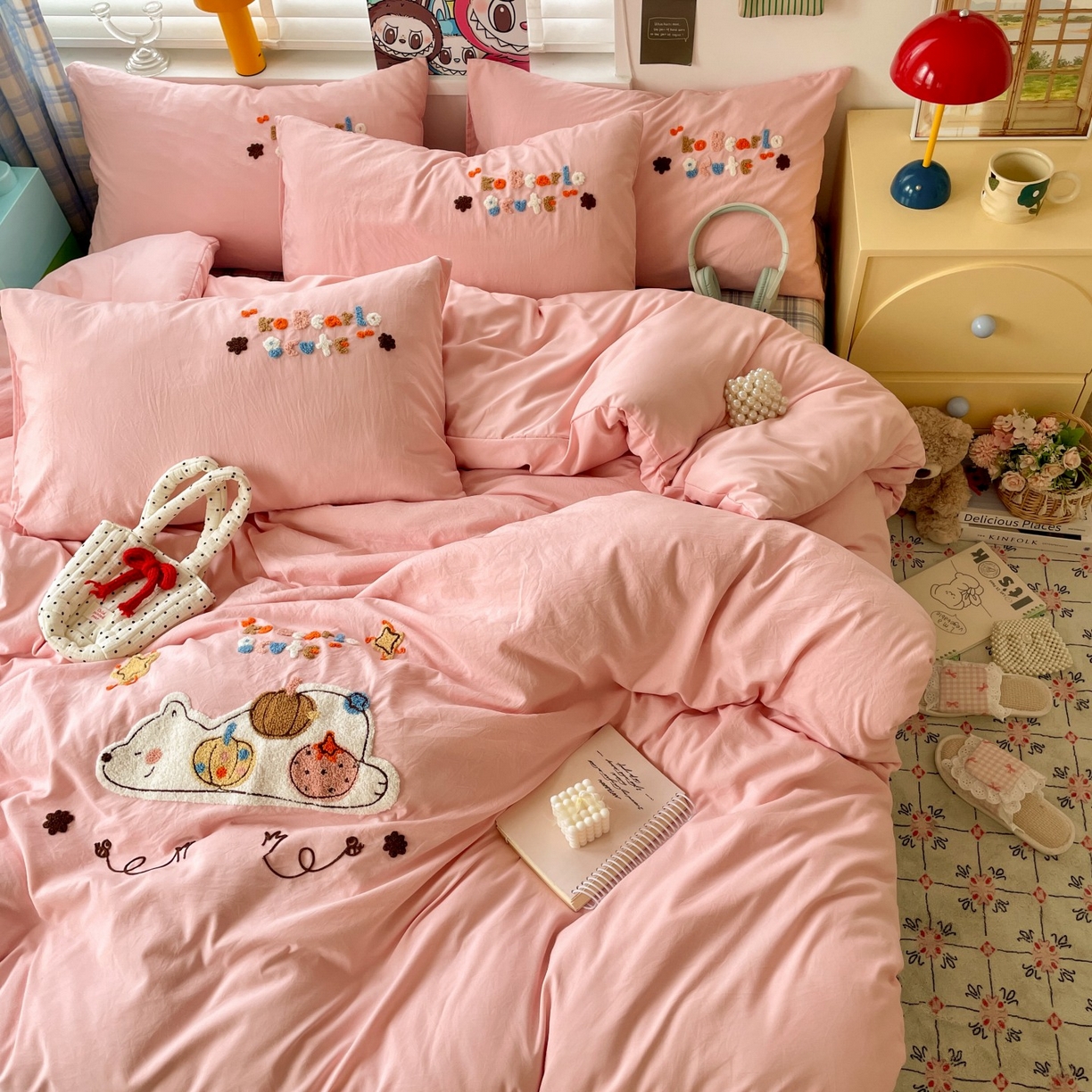 91家纺网 家纺一手货源 找家纺 凯洛奇 2025新款趴趴熊毛巾绣四件套（提供买家秀） 趴趴熊-粉嘟嘟