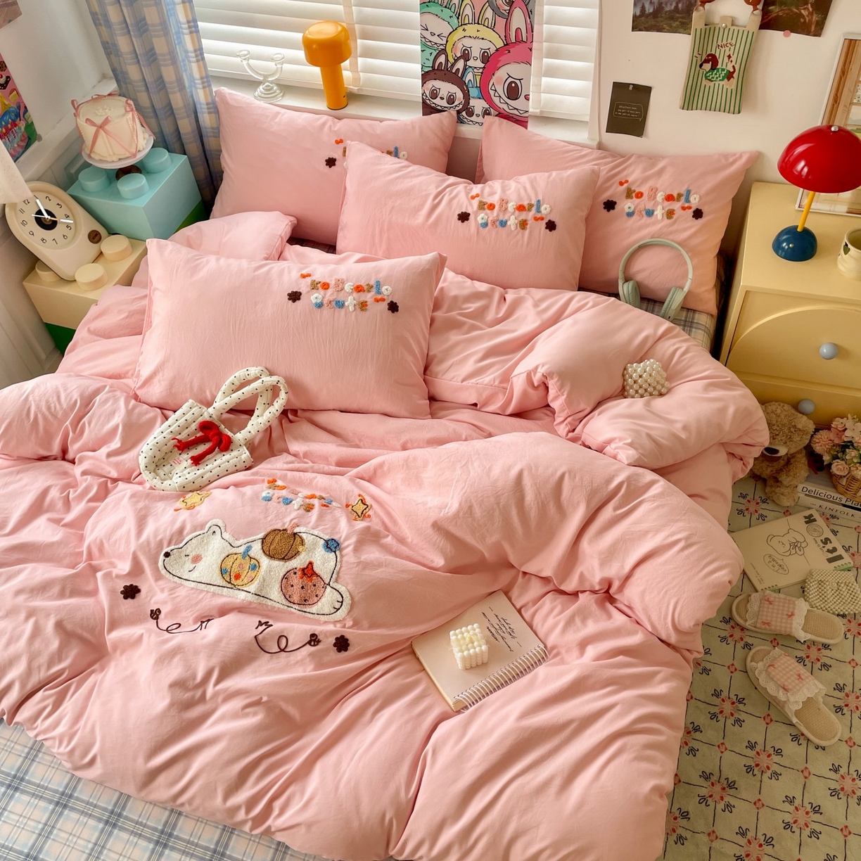 91家纺网 家纺一手货源 找家纺 凯洛奇 2025新款趴趴熊毛巾绣四件套（提供买家秀） 趴趴熊-粉嘟嘟