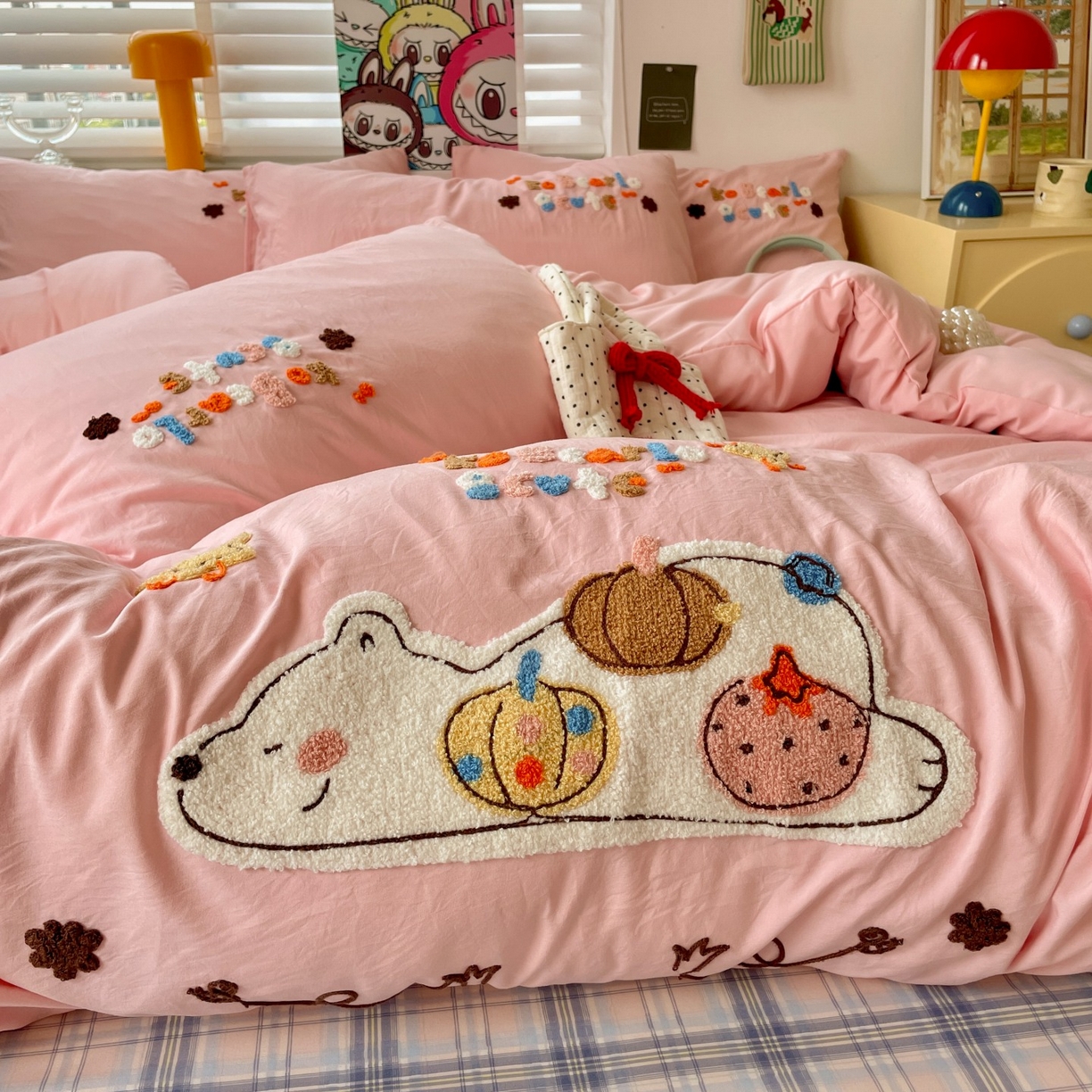 91家纺网 家纺一手货源 找家纺 凯洛奇 2025新款趴趴熊毛巾绣四件套（提供买家秀） 趴趴熊-粉嘟嘟