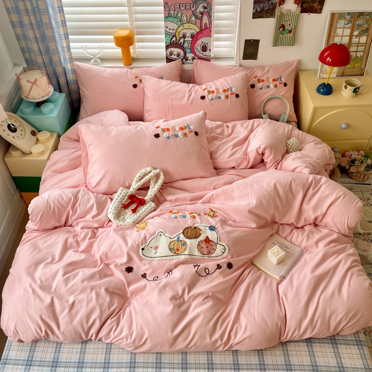 91家纺网 家纺一手货源 找家纺 凯洛奇 2025新款趴趴熊毛巾绣四件套（提供买家秀） 趴趴熊-粉嘟嘟