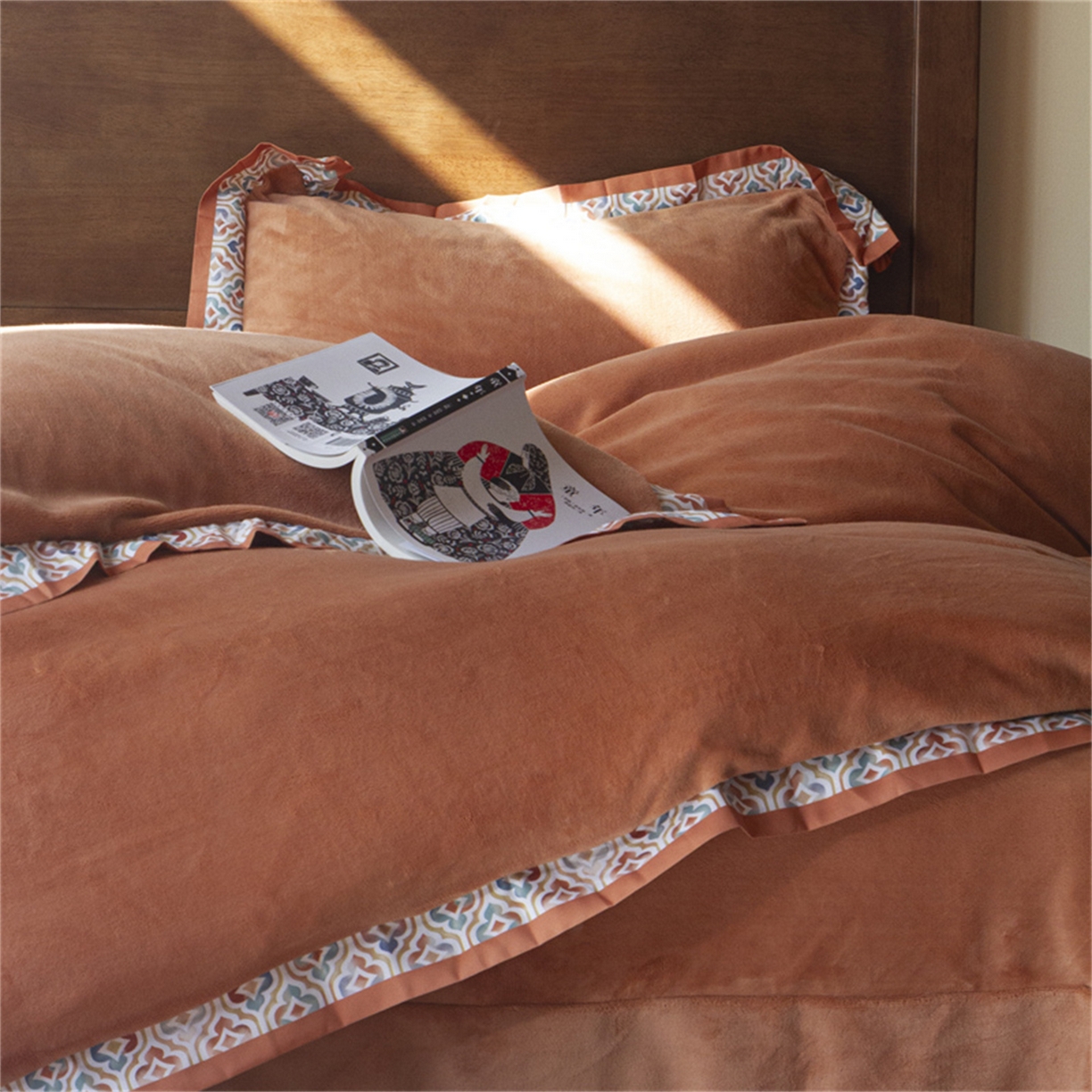 91家纺网 家纺一手货源 找家纺 绒梦里 2025新款高克重全消光工艺款高定云绒牛奶绒四件套云柔秘境 云柔秘境-暖橙