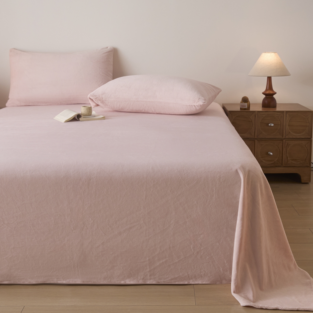 91家纺网 家纺一手货源 找家纺 小叮当家纺仓储工厂店 2025新款牛奶绒简约纯色单床单 床单单件 桃粉-cd