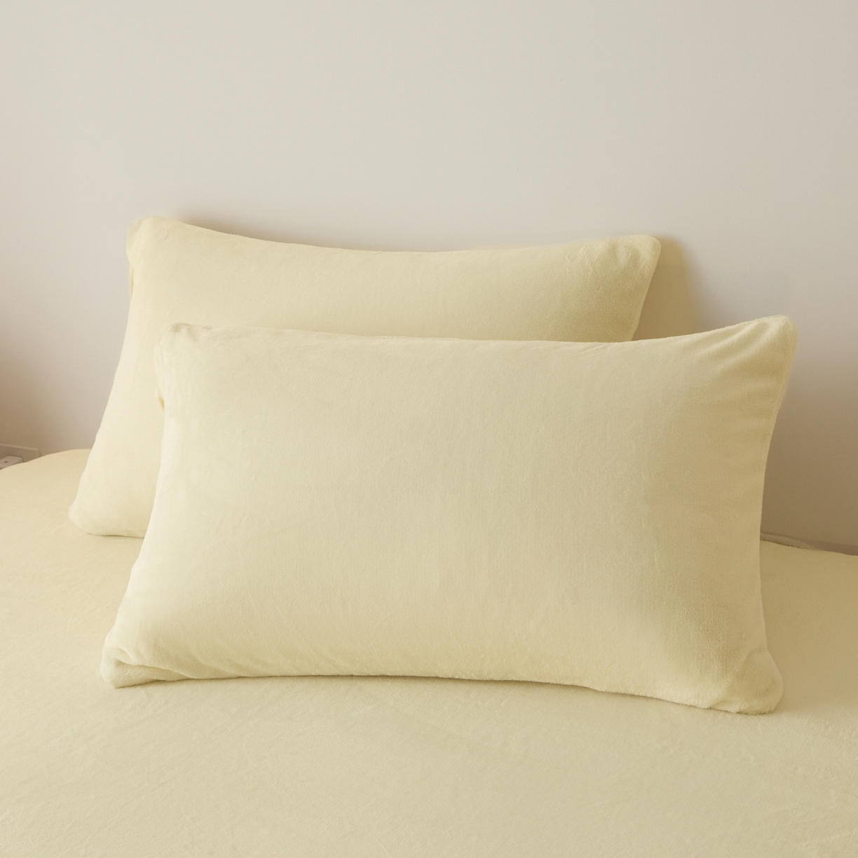 91家纺网 家纺一手货源 找家纺 小叮当家纺仓储工厂店 2025新款牛奶绒简约纯色单床单 床单单件 奶昔黄-cd