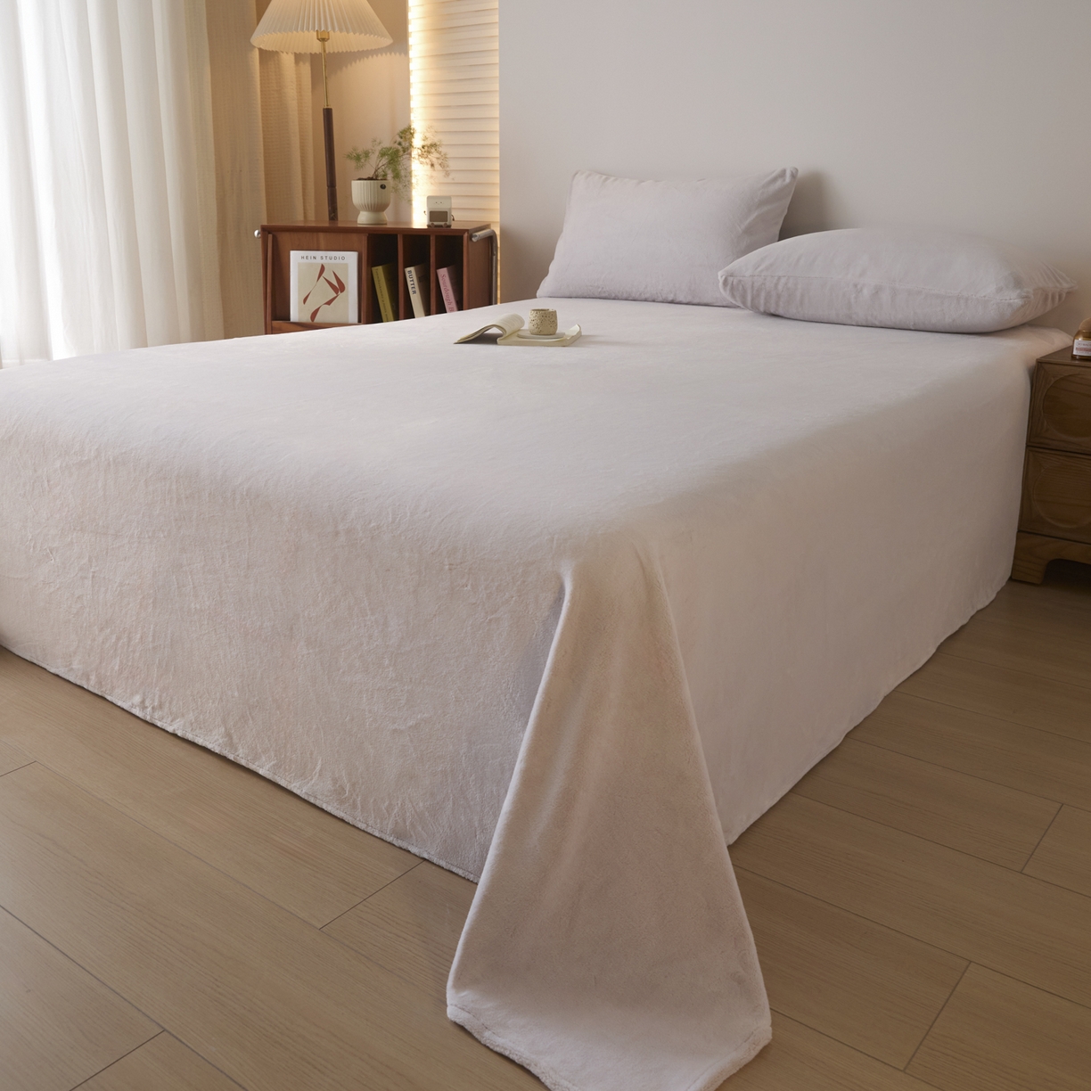 91家纺网 家纺一手货源 找家纺 小叮当家纺仓储工厂店 2025新款牛奶绒简约纯色单床单 床单单件 浅米灰-cd