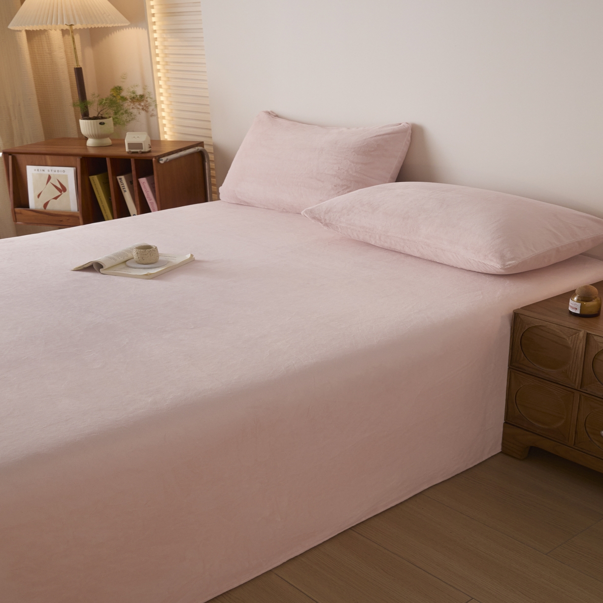 91家纺网 家纺一手货源 找家纺 小叮当家纺仓储工厂店 2025新款牛奶绒简约纯色单床单 床单单件 桃粉-cd