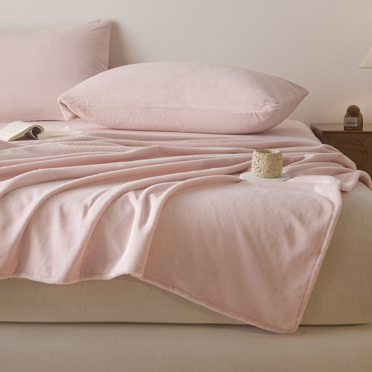 91家纺网 家纺一手货源 找家纺 小叮当家纺仓储工厂店 2025新款牛奶绒简约纯色单床单 床单单件 桃粉-cd