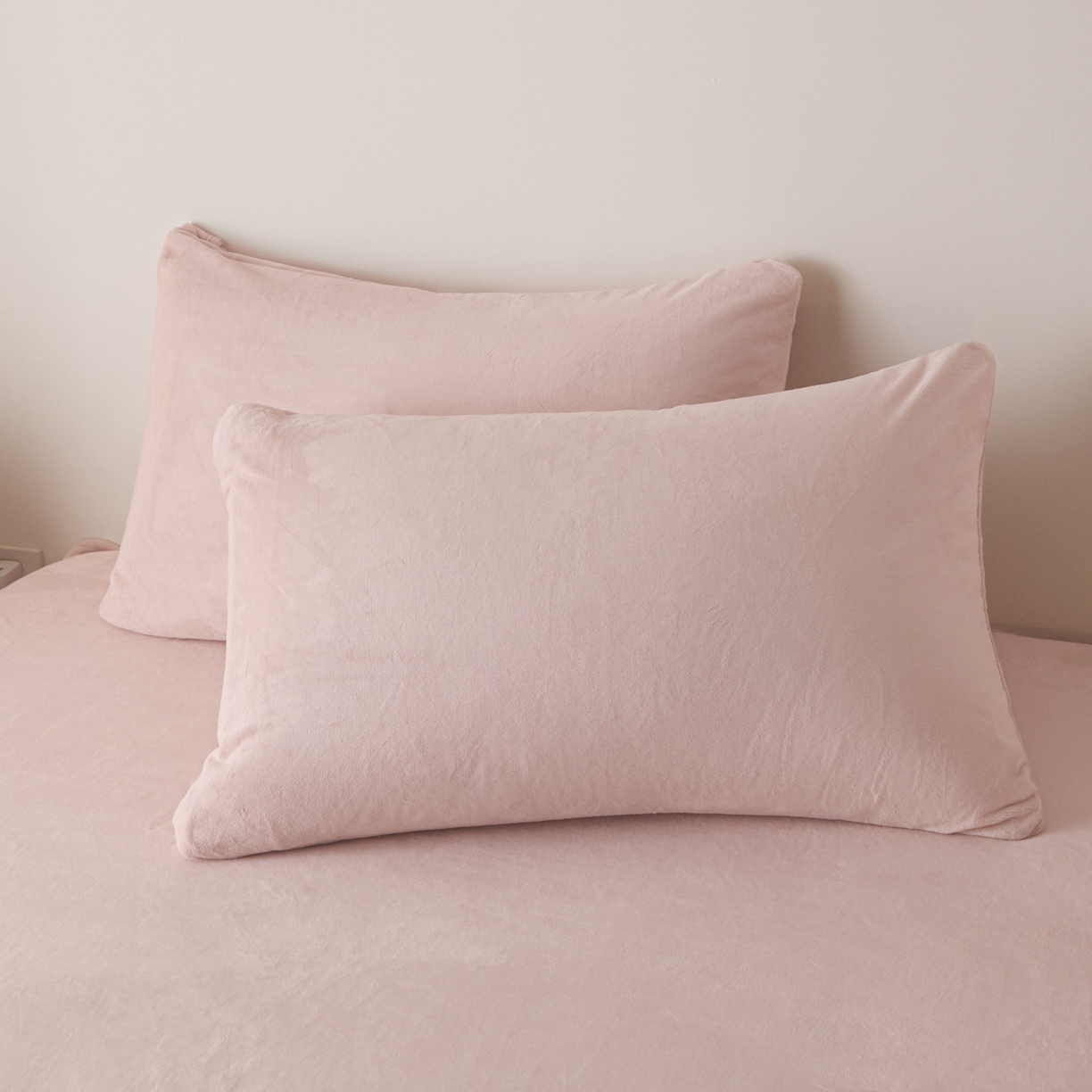 91家纺网 家纺一手货源 找家纺 小叮当家纺仓储工厂店 2025新款牛奶绒简约纯色单床单 床单单件 桃粉-cd