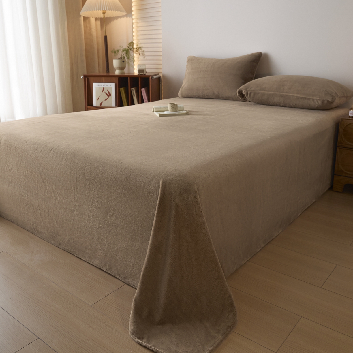 91家纺网 家纺一手货源 找家纺 小叮当家纺仓储工厂店 2025新款牛奶绒简约纯色单床单 床单单件 奶茶咖-cd